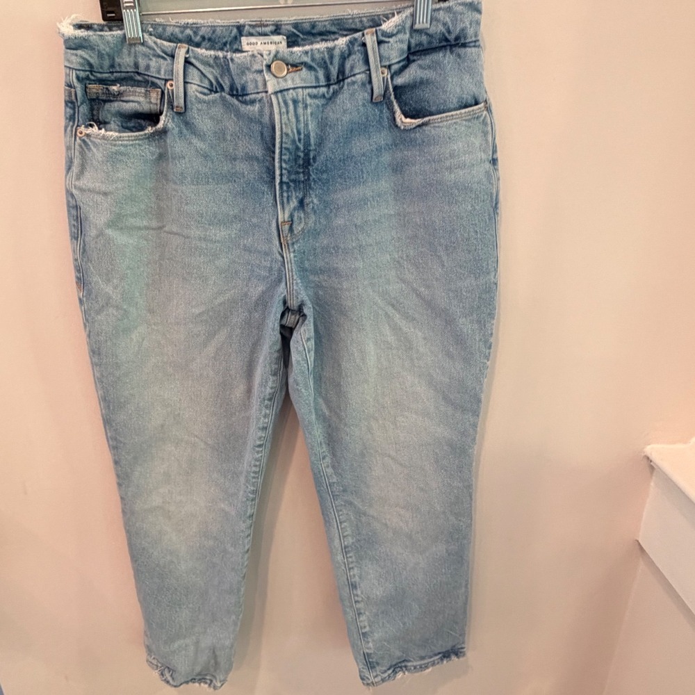 Good American High Rise Straight Leg Raw Hem Light Wash Blue Jeans Size 8/29